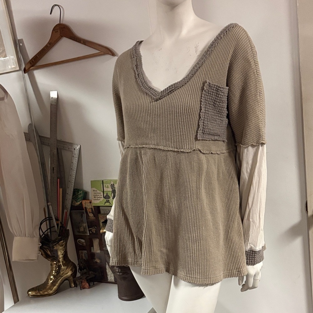 Pol Oversized Beige V-Neck Top